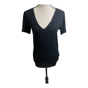 Zara womens raw hem V-neck blouse . Black. Short Sleeve. Size Medium ribbed